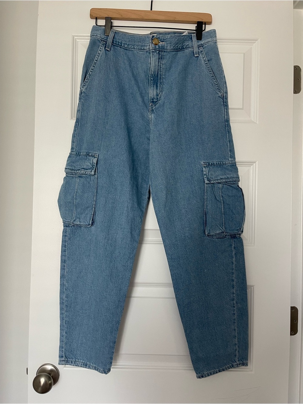 Women’s Light Blue Cargo Jeans - Casual Utility Style